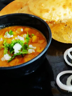छोले भटूरे (Chole bhature recipe in Hindi) रेसिपी मुख्य फोटो