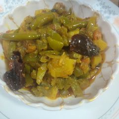 A picture of Aloo capsicum.