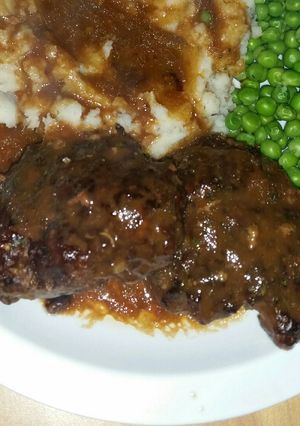 A picture of Salisbury steak.