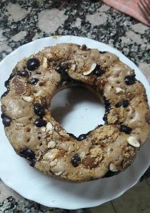 Una foto de Torta fit de harina integral, arándanos y almendras