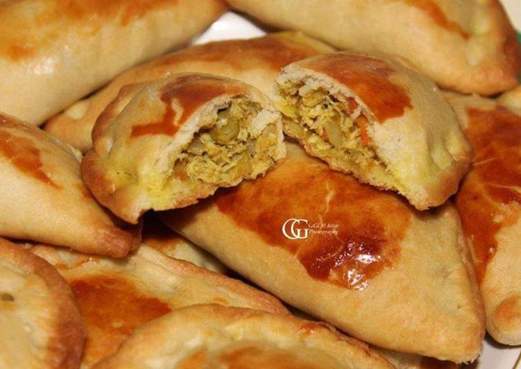 طريقة عمل فطائر الدجاج الهشة