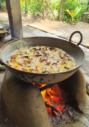 A picture of Hyderabadi Chicken Dum Biryani.
