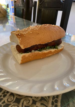 Una foto de Baguette de chorizo argentino
