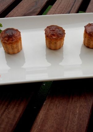 Une photo de Mini cannelés au thon & à la tomate