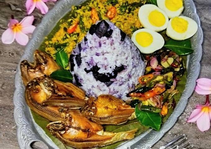 Cara Membuat Tumini Nasi Sela Sambal Matah Urap Bumbu Genep Anti Gagal