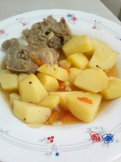 Una foto de Guiso de cordero con patatas