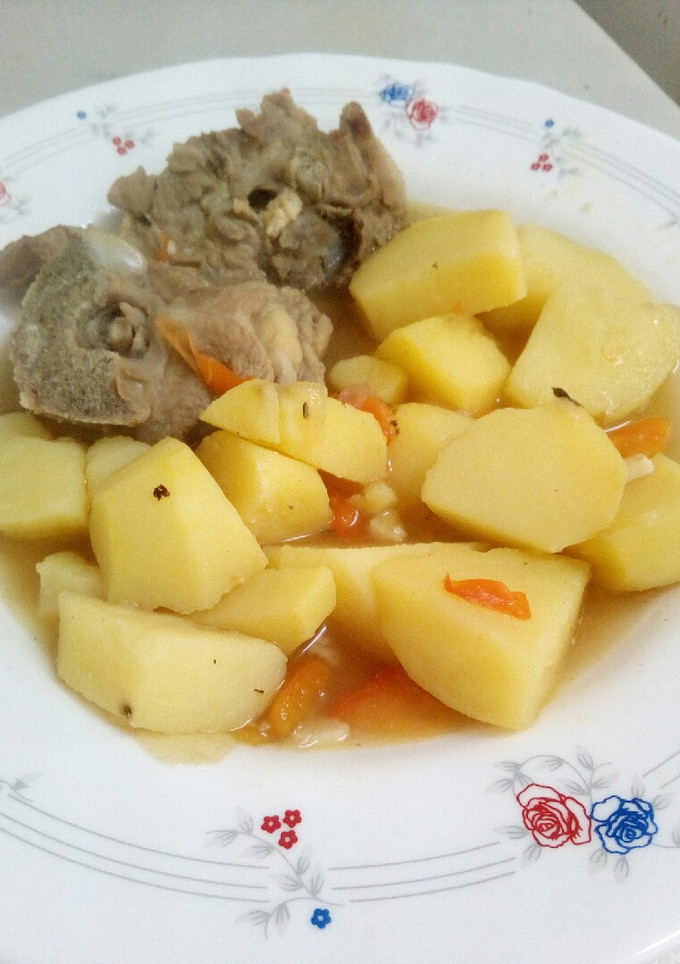 Una foto de Guiso de cordero con patatas