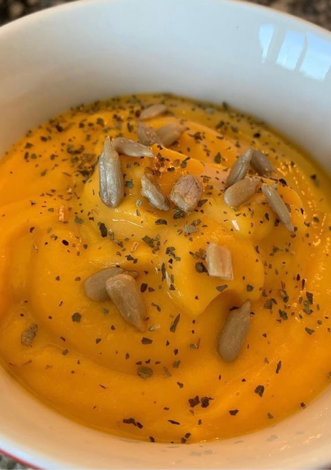Una foto de Crema de calabaza súper rápida y deliciosa 😋