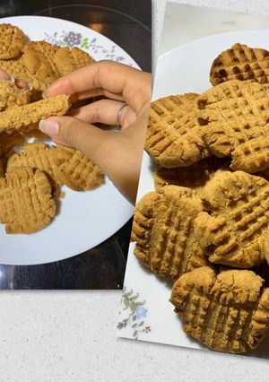 A picture of Keto Peanut Butter Cookies 🍪.