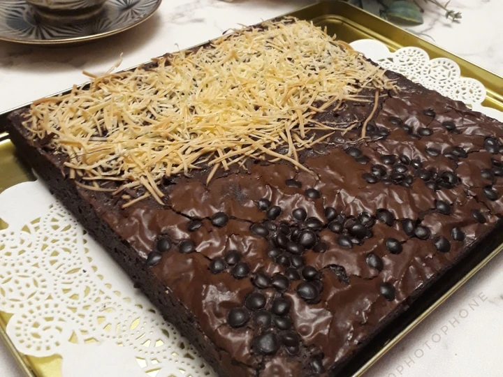Langkah Gampang Membuat Resep #35. Brownies Shiny Crust (2 telur, tanpa mixer) yang Bisa Manjain Lidah Anti Ribet, Mantap Sekali