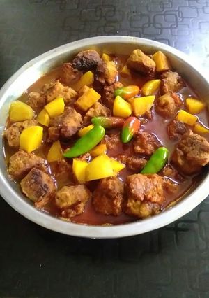 A picture of Raw banana kofta curry.