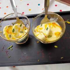 A picture of Kesar Pista Ice cream.