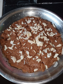 સુખડી(Sukhdi recipe in Gujarati) રેસીપી મુખ્ય ફોટો