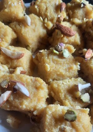 ছোলার ডালের বরফি রেসিপির প্রধান ছবি