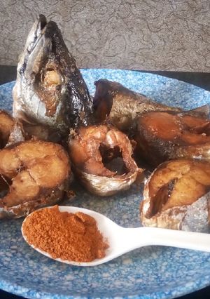 A picture of Fried fish.