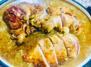 Una foto de SOLOMILLO Y BONDIOLA DE CERDO (con salsa de cerveza, azúcar negra y mostaza) 🍺🍻😋🤗👏🤩😍🍻🍺