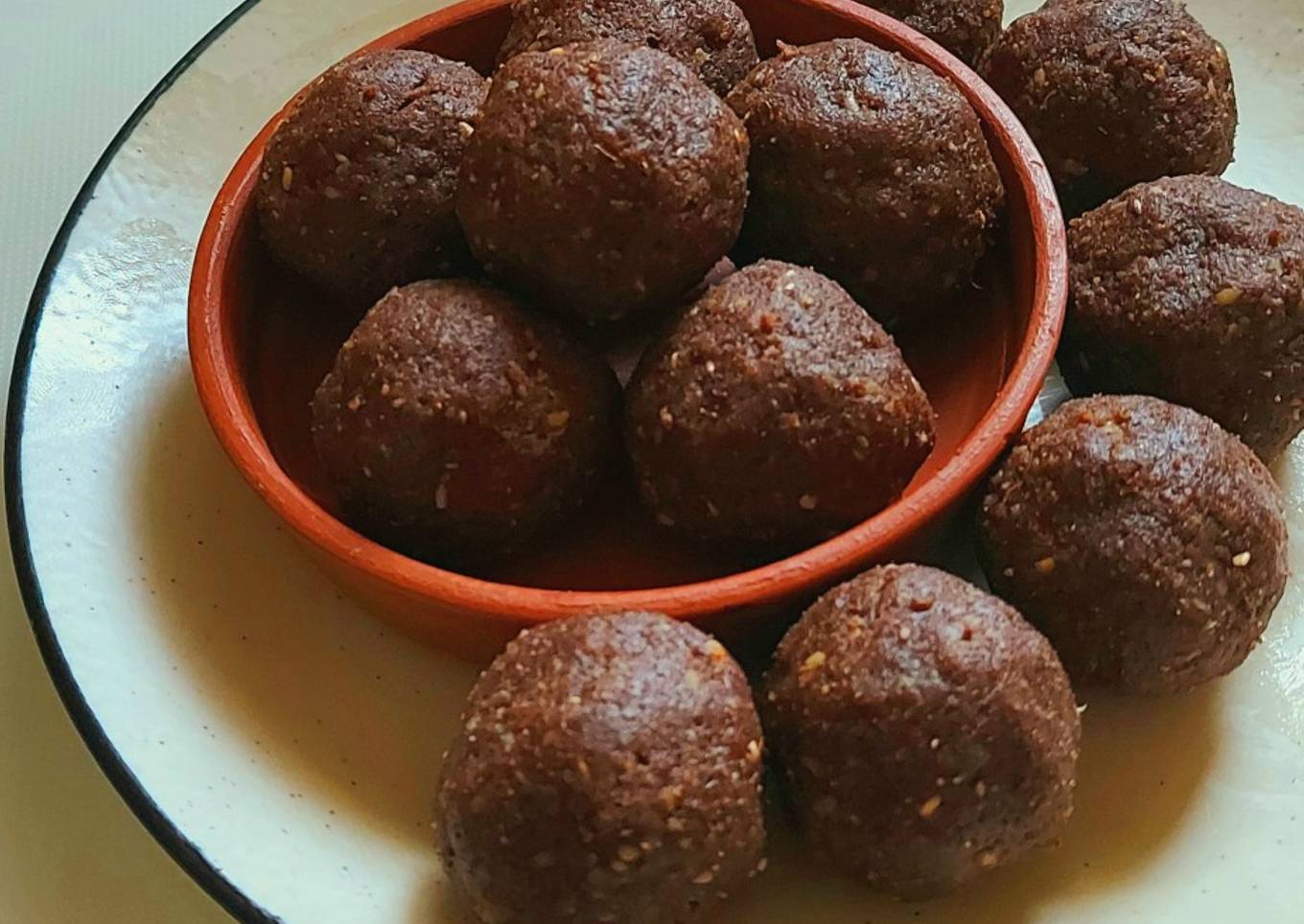 Ragi Walnut Ladoo (Finger Millet Ladoo)