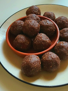 A picture of Ragi Walnut Ladoo (Finger Millet Ladoo).