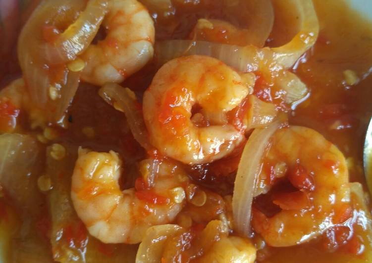 Langkah Mudah untuk Menyiapkan Udang Asem Manis Pedas, Lezat