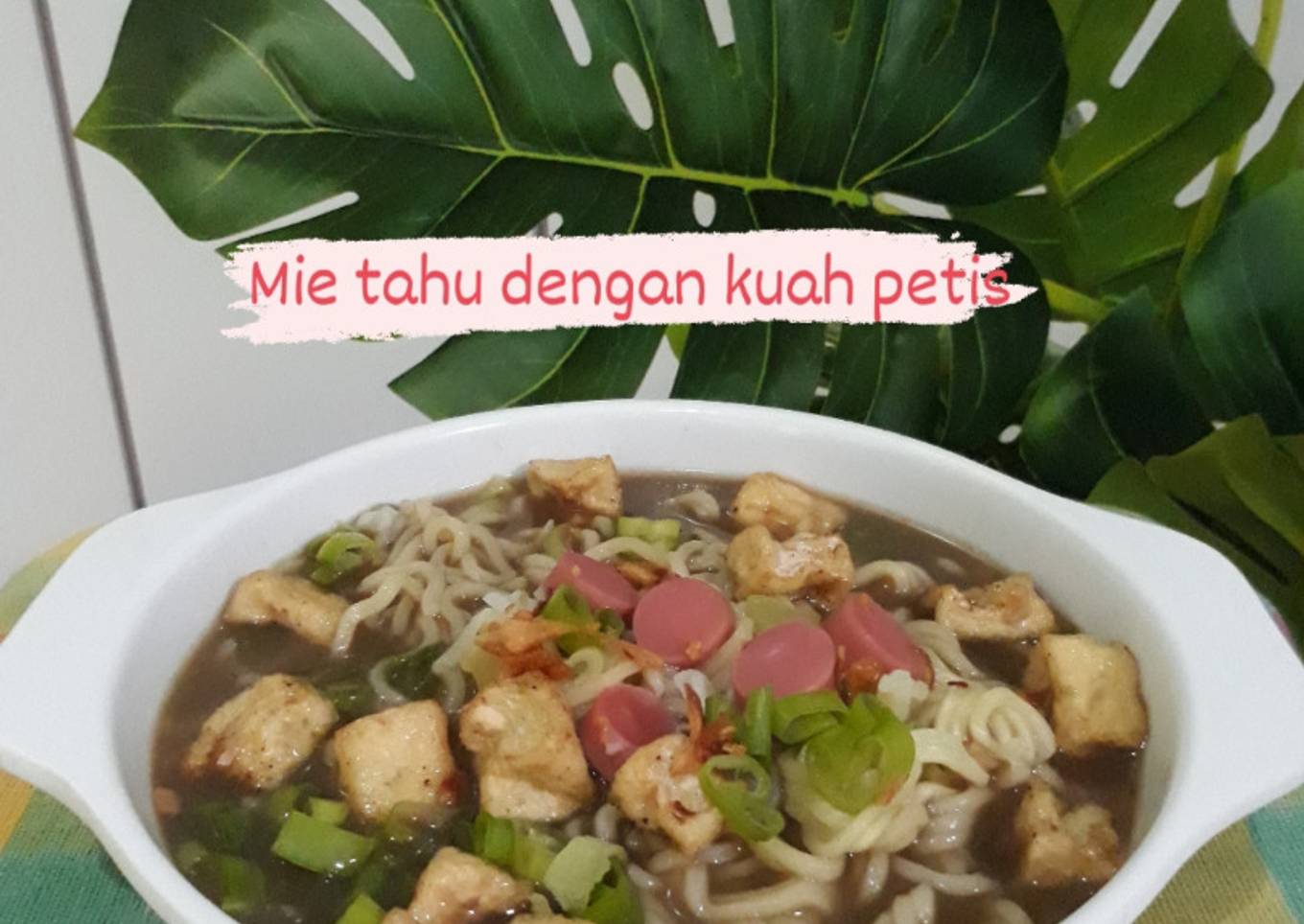 Mie tahu dengan kuah petis