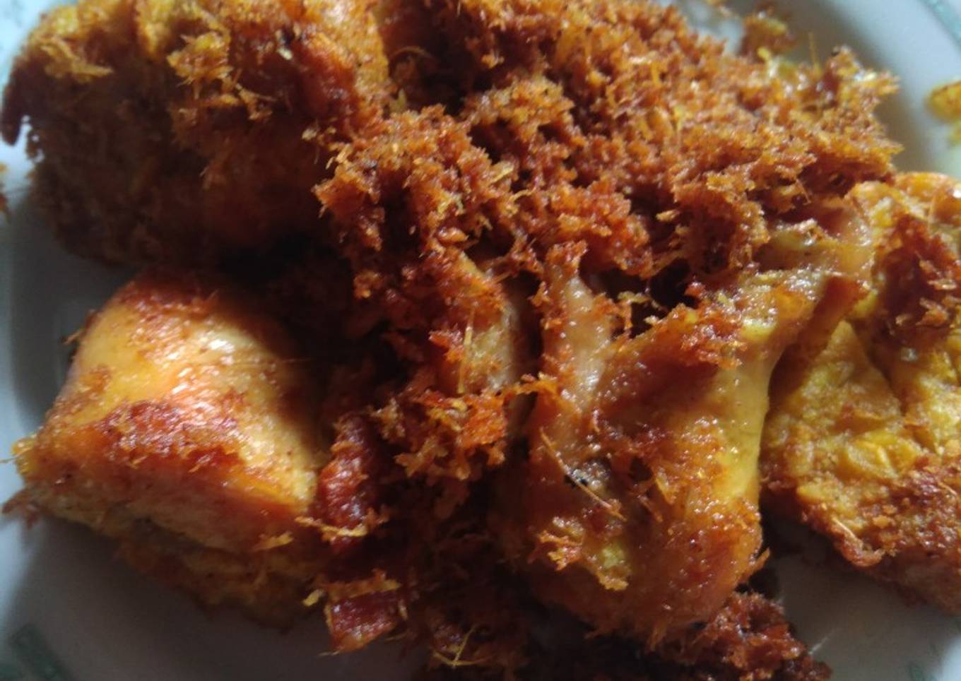 Ayam goreng serundeng