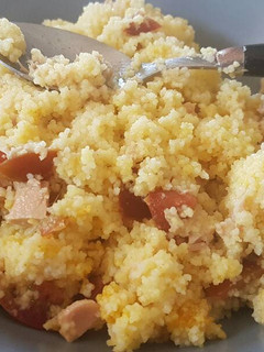 Una foto de Couscous de atún y tomate