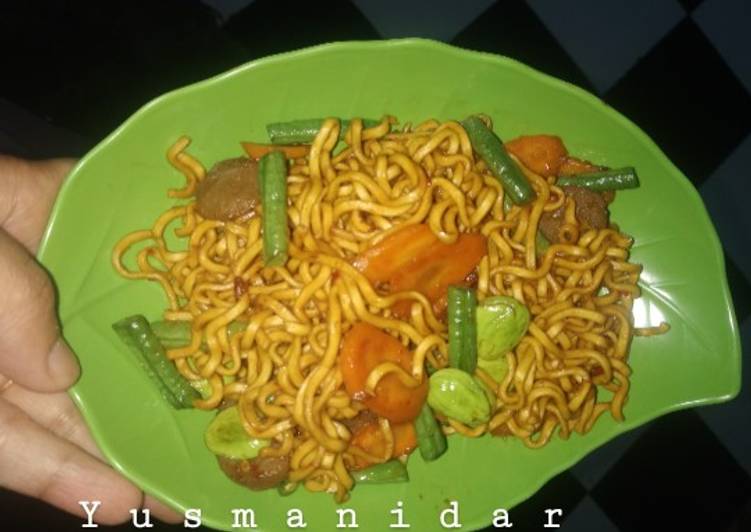 Bagaimana Menyiapkan 35.mie goreng sayuran, Enak