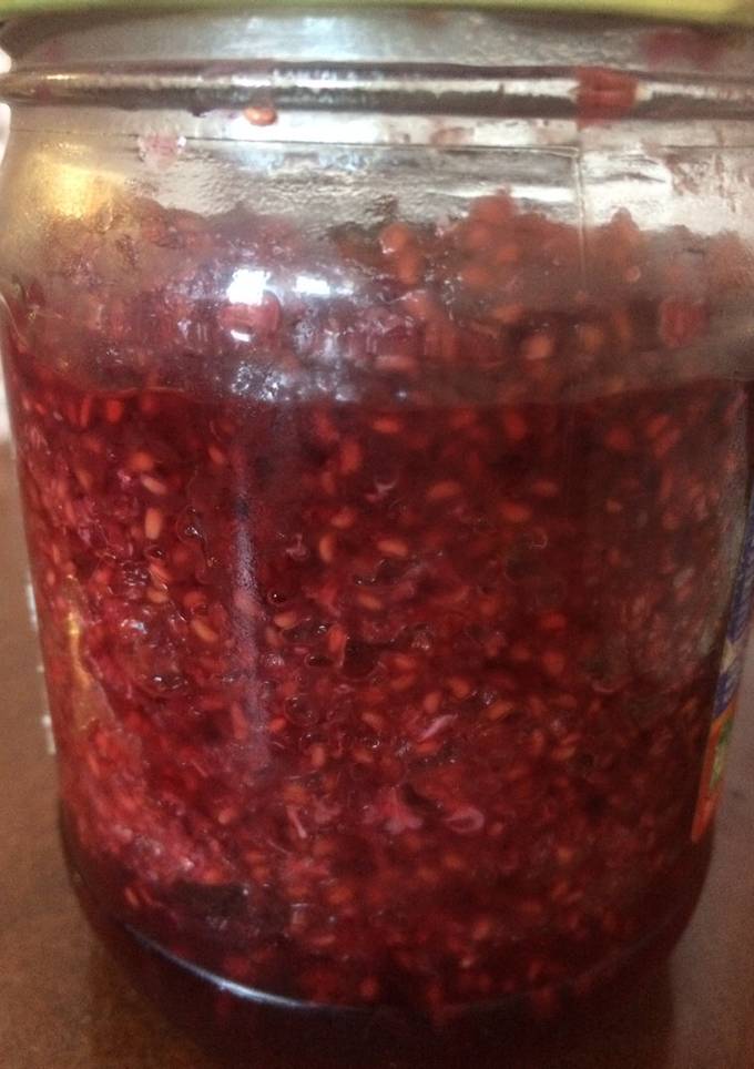 Малина перекрученная на зиму с сахаром