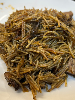 Una foto de Fideuá de Calamares en su tinta en Airfryer Cosori