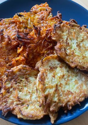 Édesburgonyás és cukkinis röszti recept fotója