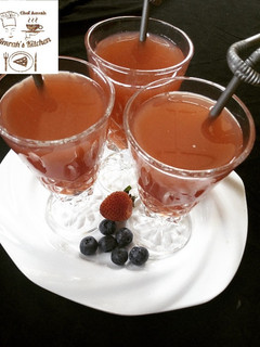 Lemun strawberry, blueberry da grapes ainihin hoton girkin