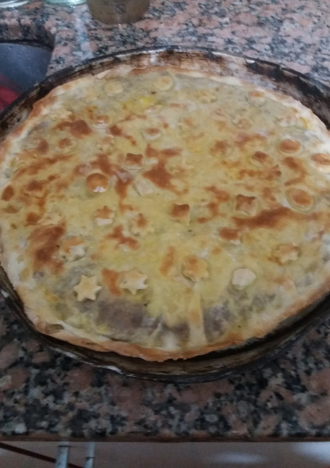 Una foto de Tarta de atún con la masa de pascualina fácil de "Nil"
