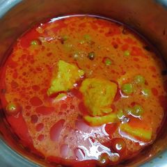 A picture of Matar paneer.