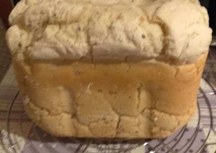 Gluténmentes sokmagvas kenyér kenyérsütő géppel