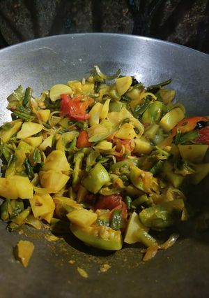 A picture of Potato pointer gourd dry vegetables.