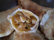 Una foto de empanada mondongo