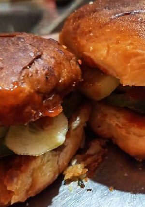 वेज बर्गर(veg burger recipe in hindi) रेसिपी मुख्य फोटो