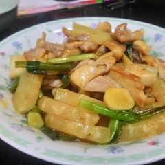 A picture of Chicken with pickled pineapple.