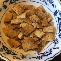 A picture of California Farm Flat Bread Crackers.