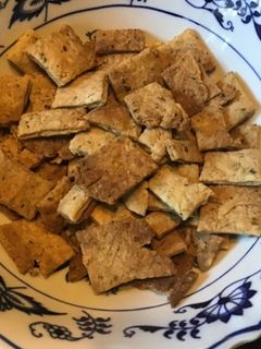 A picture of California Farm Flat Bread Crackers.