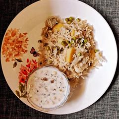 A picture of Aloo Matar Pulav.