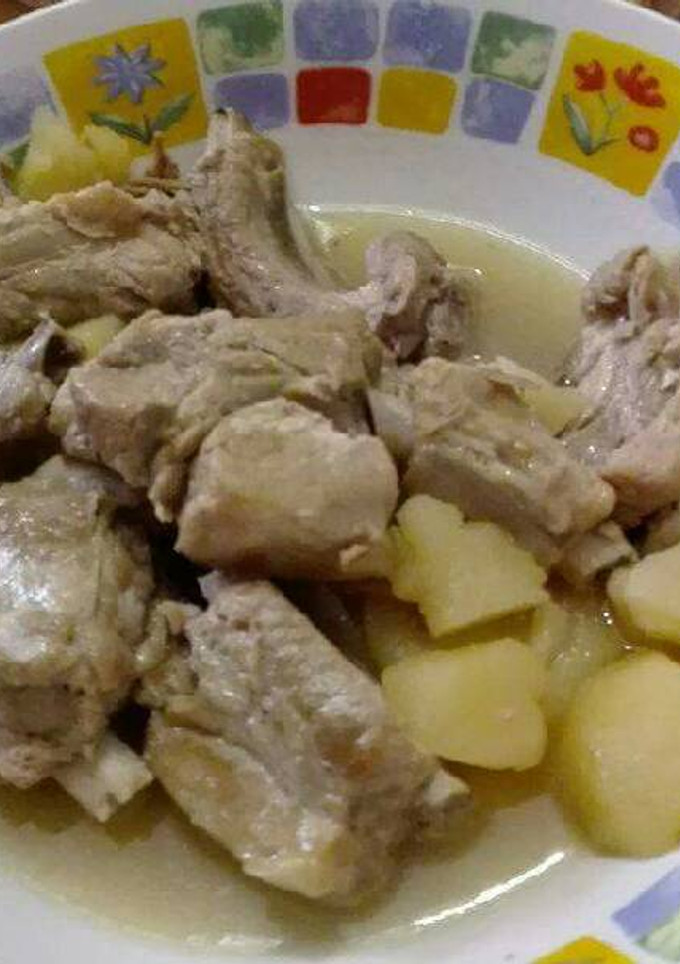 Una foto de Patatas con costillas