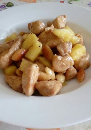 Foto di Il tacchino all'ananas e mandorle per un secondo sfizioso