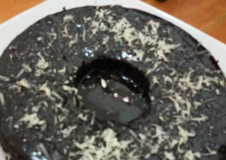 Cara Gampang Membuat Oreo Cake with Topping Ganache yang Enak Banget