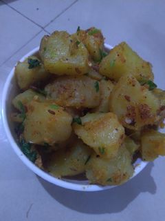 शकरकंद चाट फलाहारी (shakarkand chaat recipe in Hindi) रेसिपी मुख्य फोटो