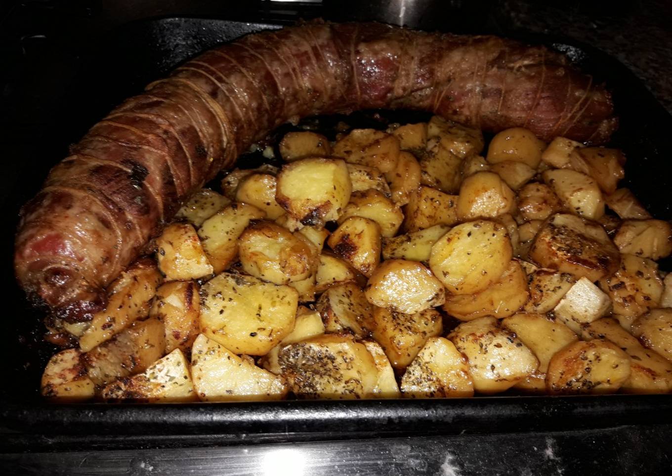 Matambre al horno con papas en su jugo