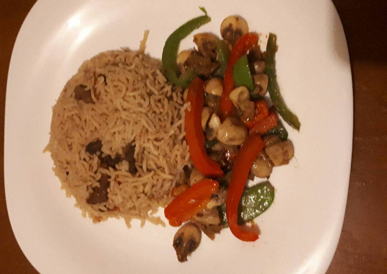Pilau served in mushrooms veges