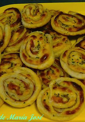 Una foto de Rollitos de jamón y queso