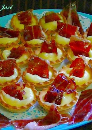 Una foto de Tartaletas con patata y jamón