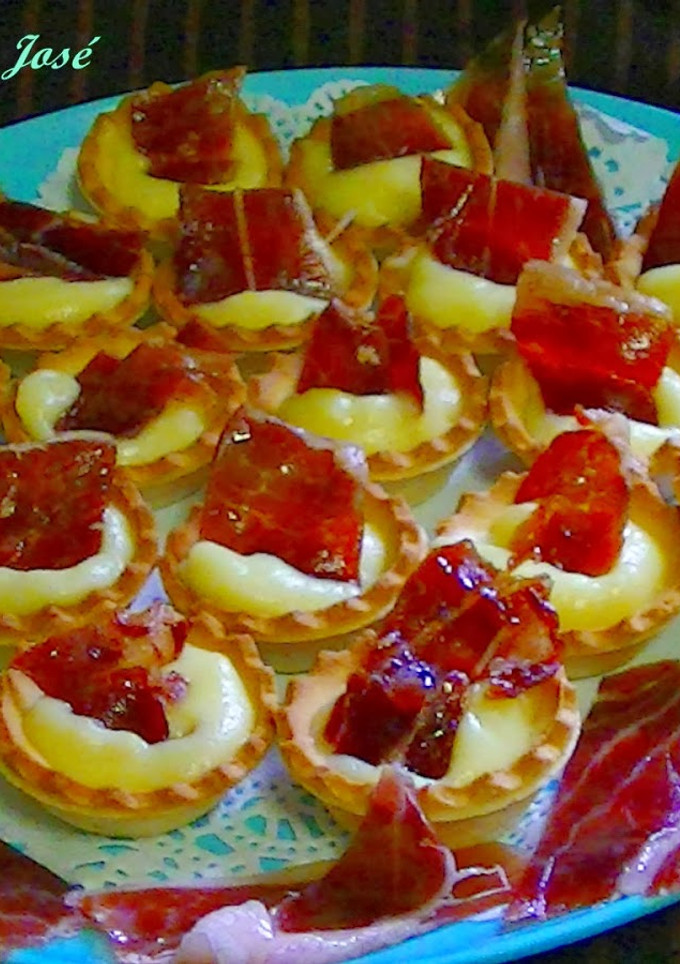 Una foto de Tartaletas con patata y jamón